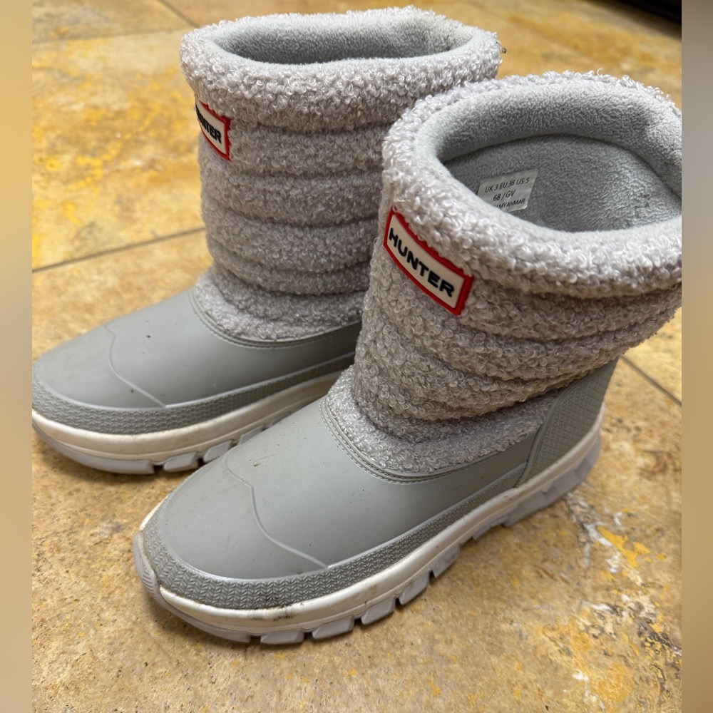 Girls Hunter Snow boots Size 5